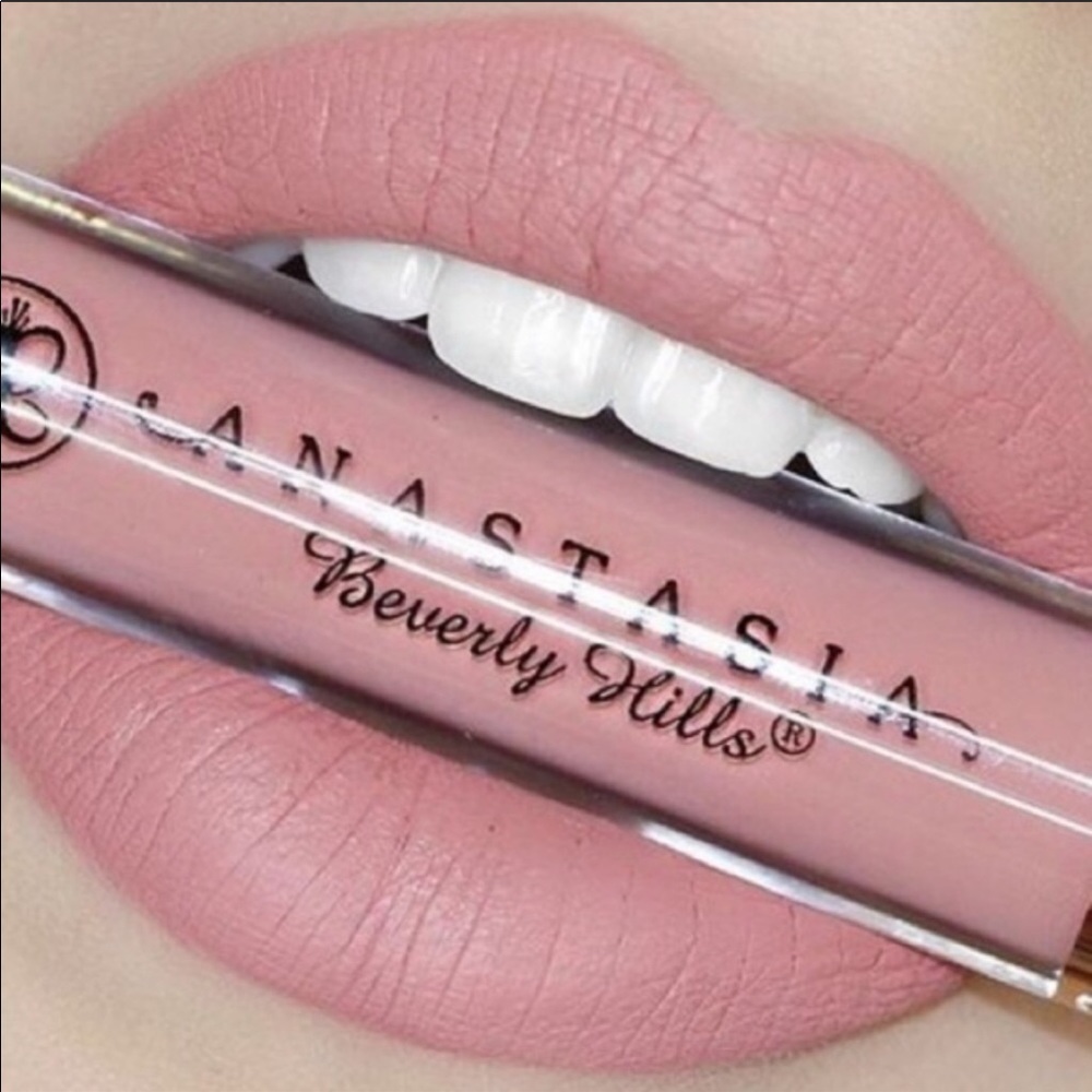 Anastasia and Laritzy Lip Duo